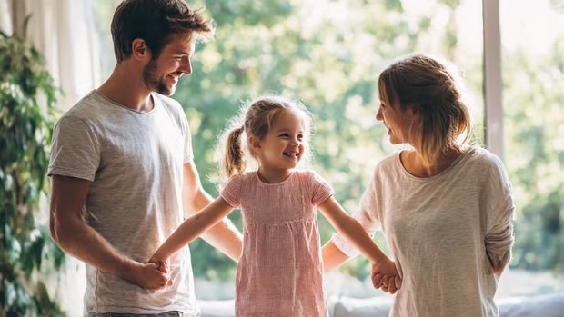 Top Parenting Experts’ Advice for Raising Happy, Confident Kids